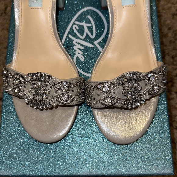 Betsey Johnson Silver Heels - Picture 5 of 5